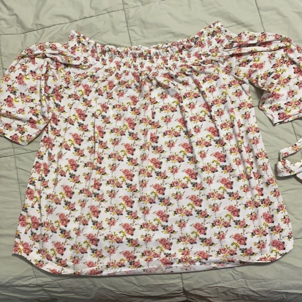 Women’s off shoulder shirt
